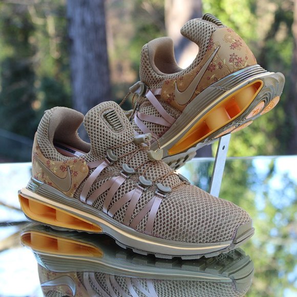 Nike Shox Gravity Metallic Gold Women’s Size 8.5 - Picture 1 of 15